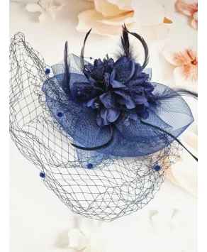 Fascynator toczek chabrowy z kwiatkami i woalką