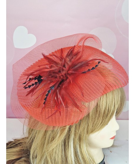 Fascynator toczek czerwony z piórkami