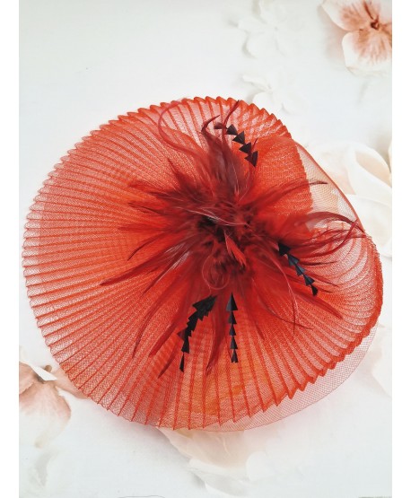 Fascynator toczek czerwony z piórkami