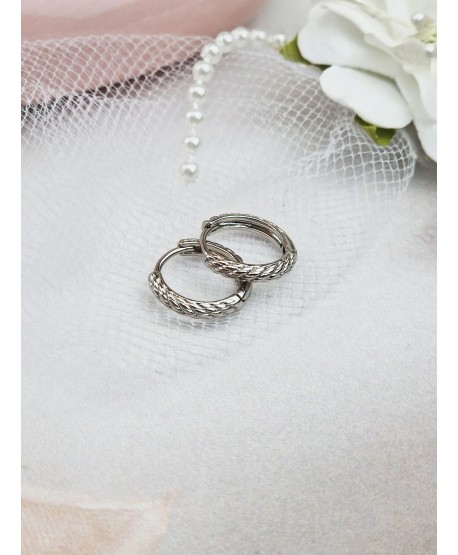 Kolczyki stal kółeczka srebrne z delikatnym wzorem