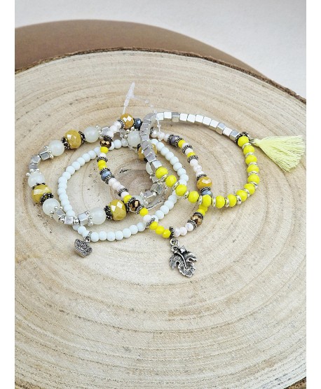 Zestaw bransoletek koraliki białe żółte z zawieszkami w srebrze