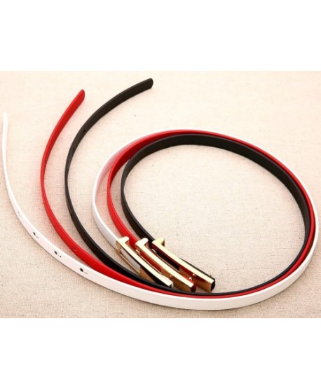 Czerwony pasek wąski prosty złota klamra