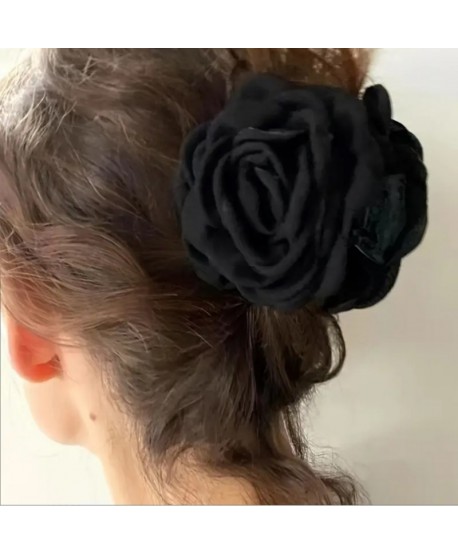 Spinka klamra z kwiatem czarna