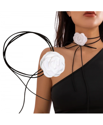 Naszyjnik z białym kwiatem wiązany choker