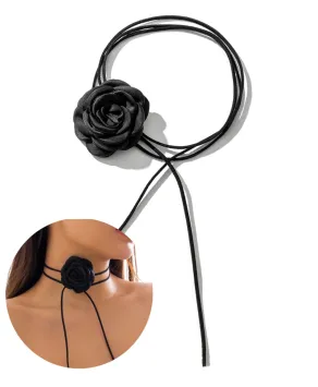 Naszyjnik z czarnym kwiatem wiązany choker