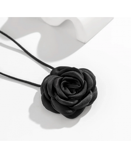 Naszyjnik z czarnym kwiatem wiązany choker