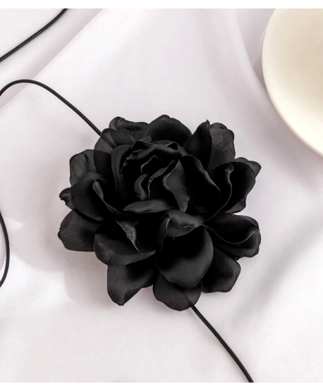 Naszyjnik z czarnym kwiatem wiązany choker