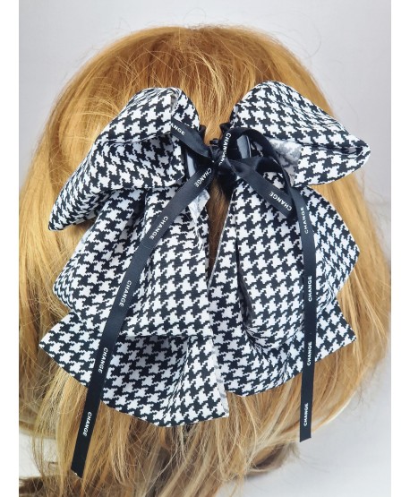 Spinka klamra z dużą kokardą w pepitkę