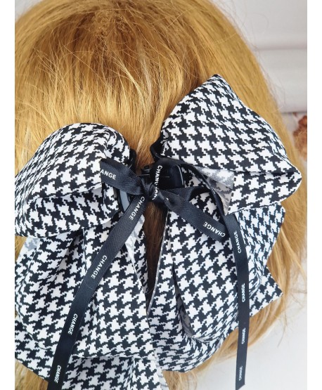 Spinka klamra z dużą kokardą w pepitkę