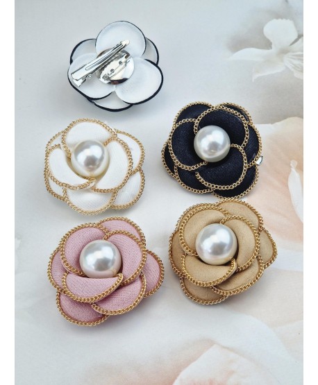 Broszka spinka kwiat różyczka z perełką