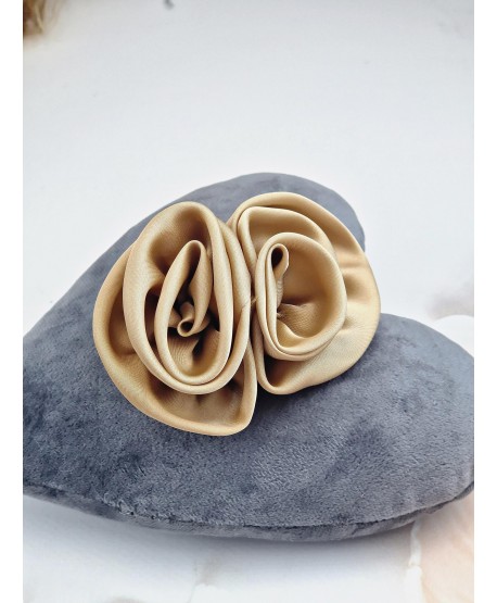 Broszka spinka kwiat podwójna różyczka