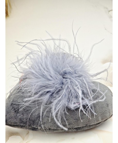 Broszka spinka puszki z piórami