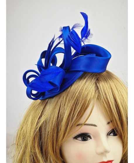 Fascynator toczek chabrowy z piórkami