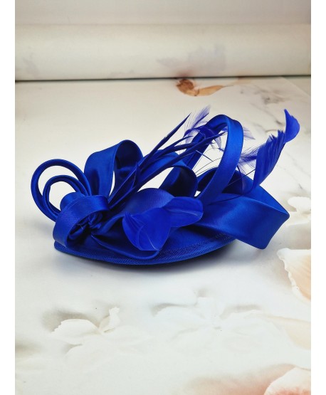 Fascynator toczek chabrowy z piórkami