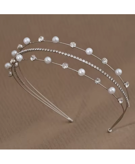 Ozdobna opaska do włosów srebrna z kryształkami i perełkami