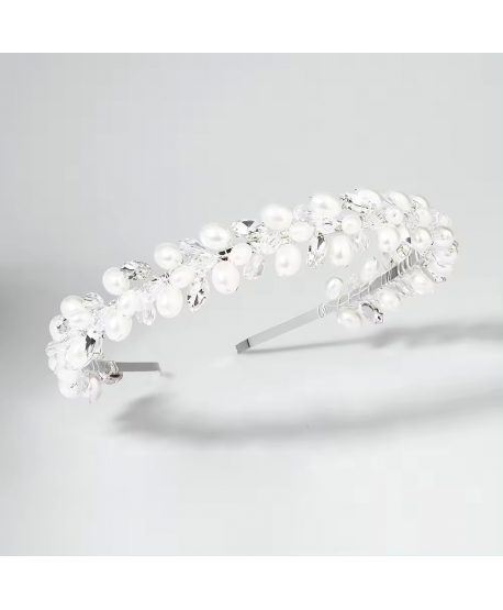 Ozdobna opaska do włosów bogata kryształki i perełki