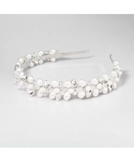 Ozdobna opaska do włosów bogata kryształki i perełki