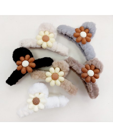 Spinki klamry puchate z kwiatuszkiem