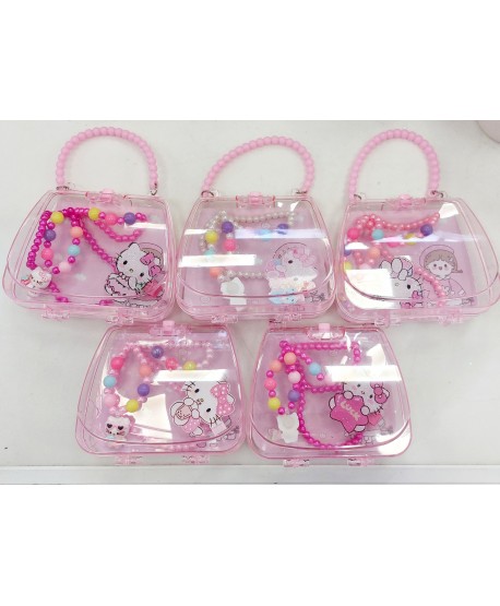 Zestaw dziecięcej biżuterii w torebeczce