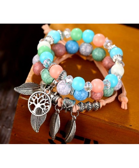Zestaw kolorowych pastelowych bransoletek z zawieszkami