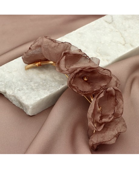 Broszka półksiężyc jedwabne płatki lekki brąz