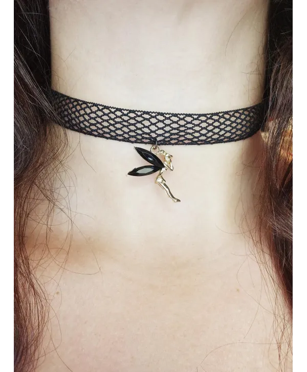 Koronkowy choker z zawieszką wróżką