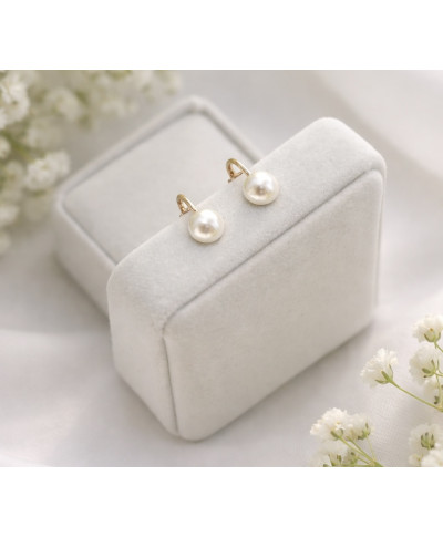 Delikatne klipsy z perłami białe