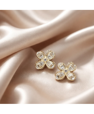 Subtelne klipsy cyrkonie w złotej oprawie