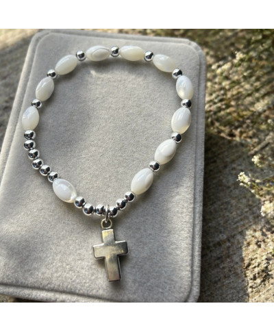 Subtelna bransoletka z krzyżykiem