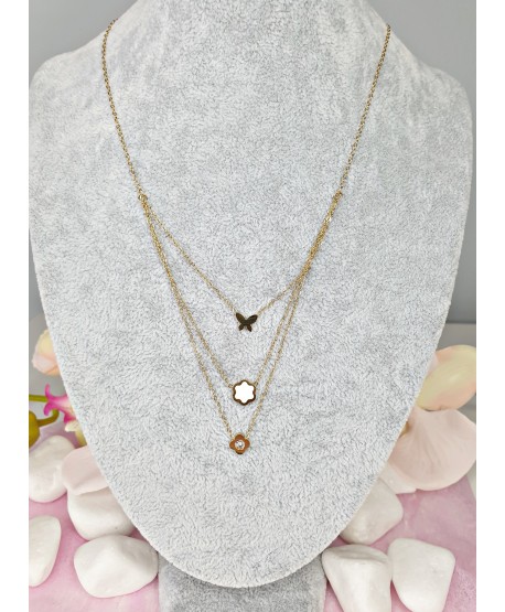 Celebrytka stal trzy zawieszki