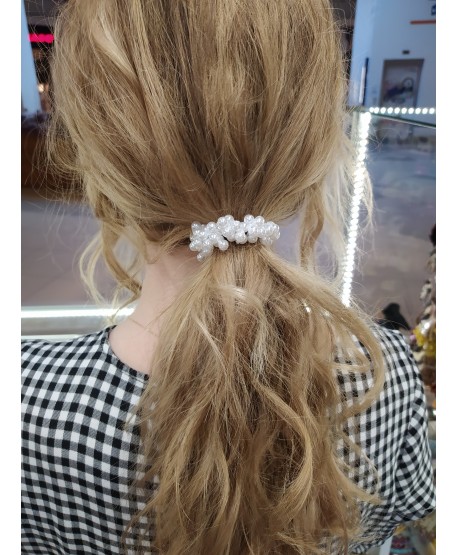 Gumki do włosów z perełkami na niteczkach