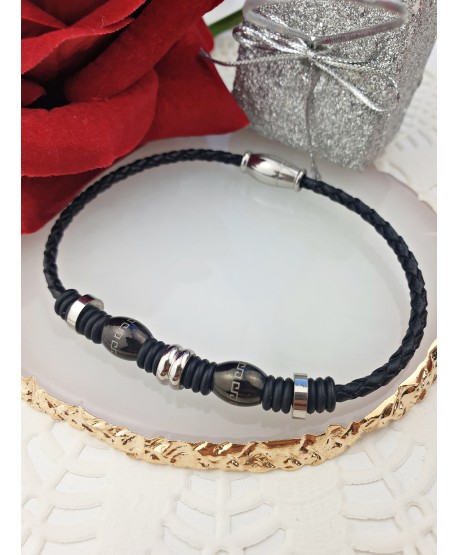 Bransoletka męski rzemyk z czarnymi koralikami i greckim wzorem