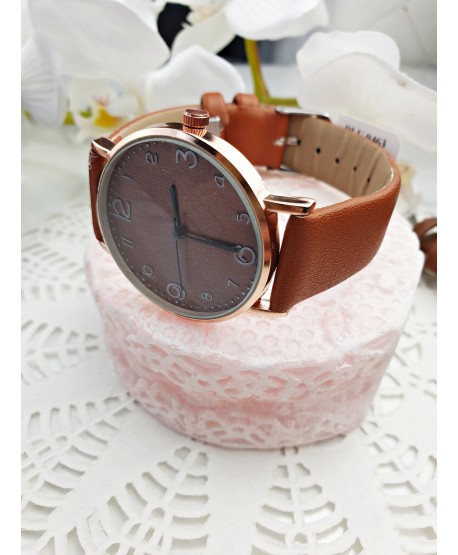 Zegarek damski na brązowym pasku
