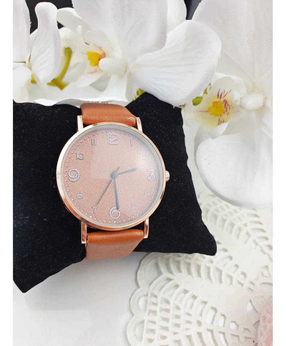Zegarek damski na brązowym pasku