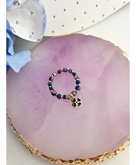 Kolorowe pierścionki koraliki z zawieszkami