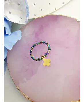 Kolorowe pierścionki koraliki z zawieszkami