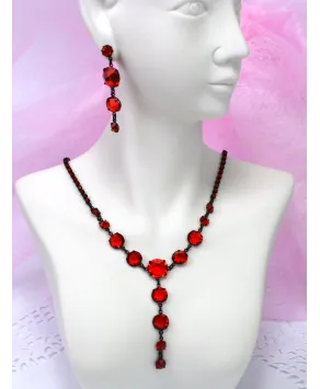 Komplet naszyjnik z kryształków czerwień w czerni